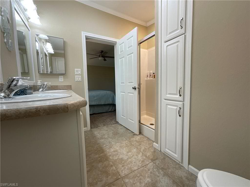 423 Palm Dr 313, Naples, FL 34114-21