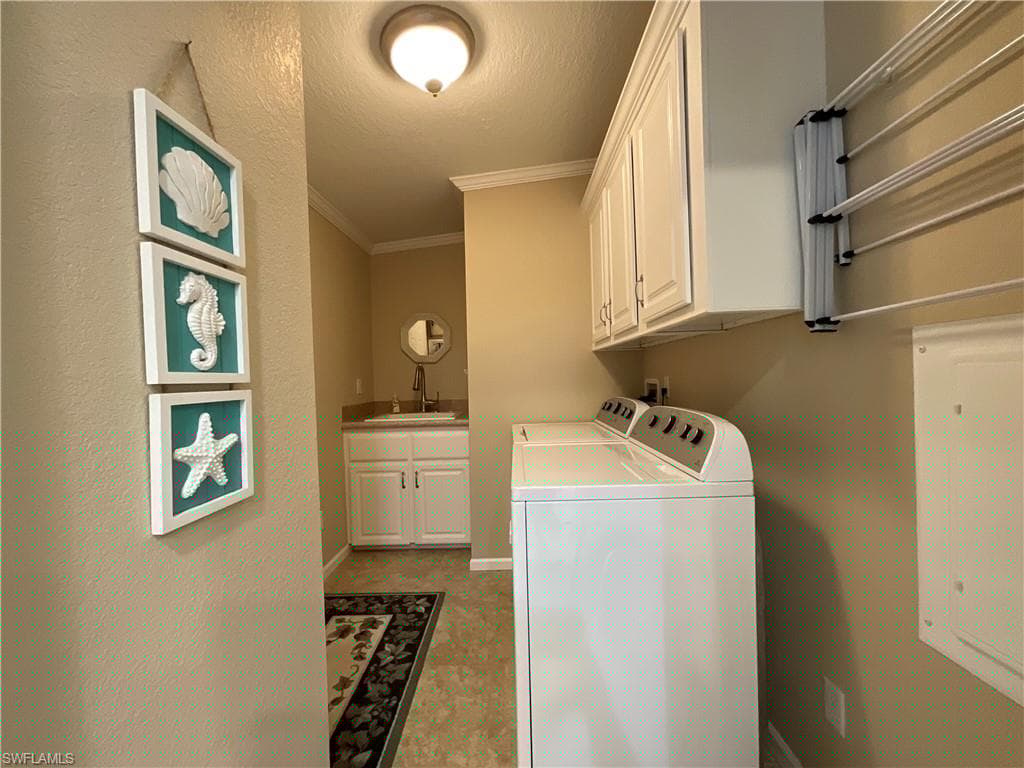 423 Palm Dr 313, Naples, FL 34114-22