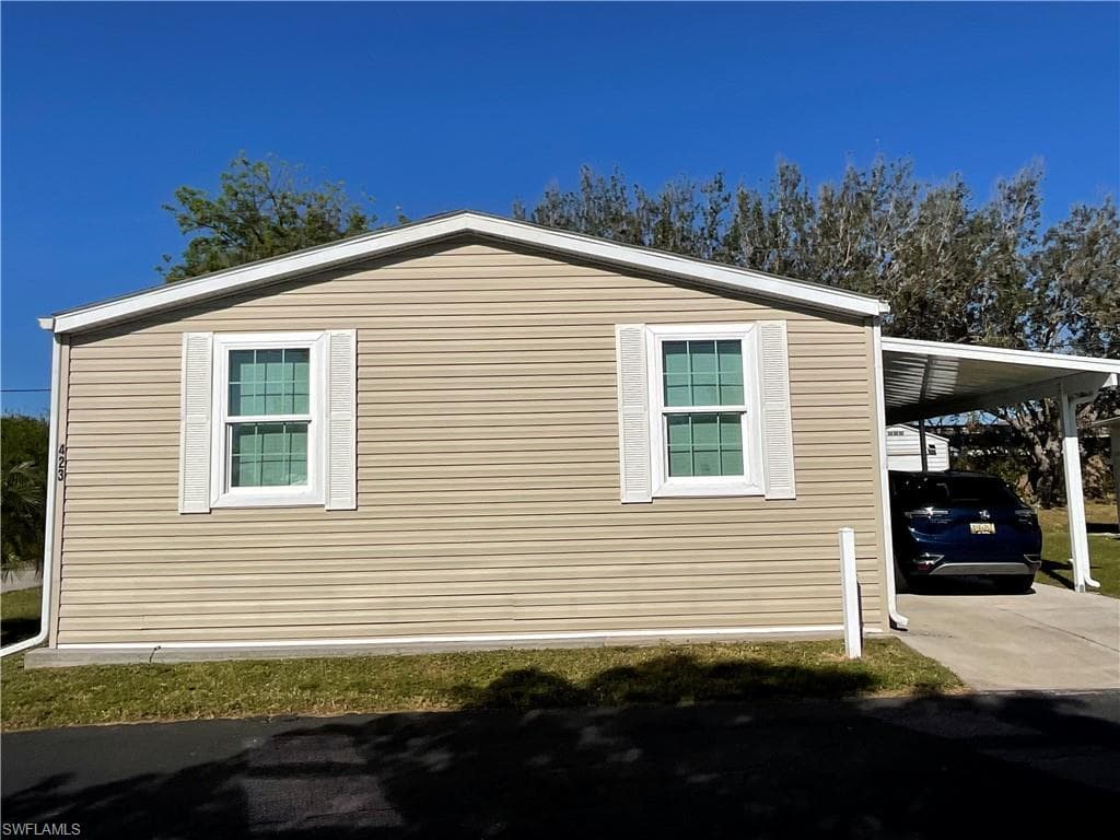 423 Palm Dr 313, Naples, FL 34114-23