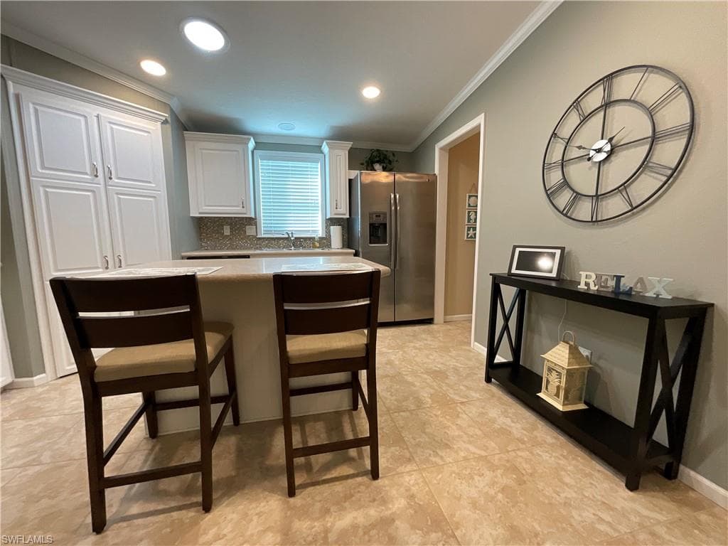 423 Palm Dr 313, Naples, FL 34114-3