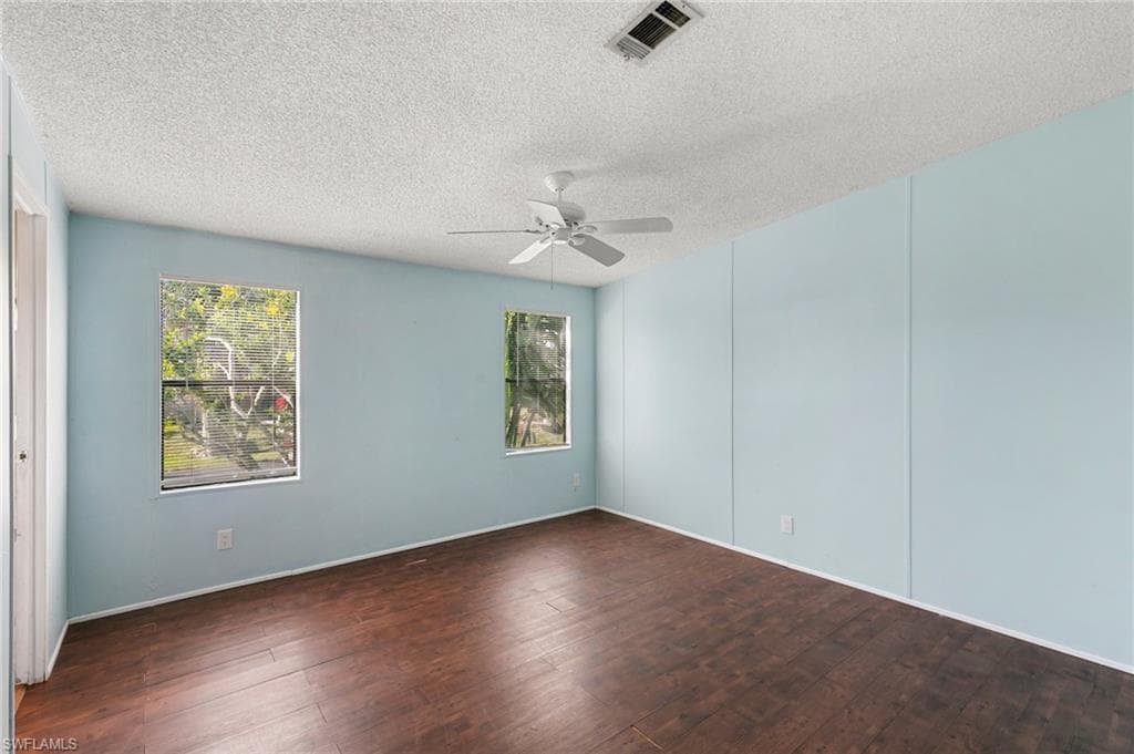 245 Grosbeak Ln, Naples, FL 34114-12