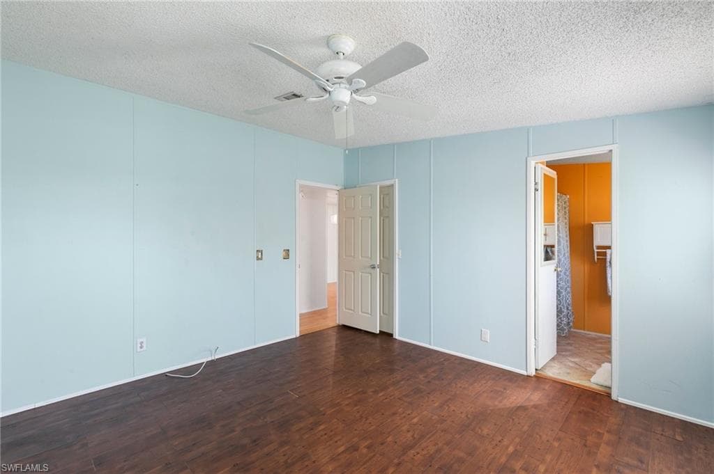 245 Grosbeak Ln, Naples, FL 34114-13