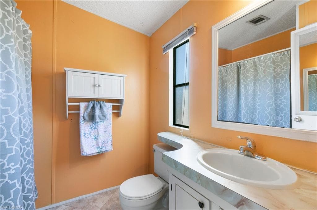 245 Grosbeak Ln, Naples, FL 34114-14