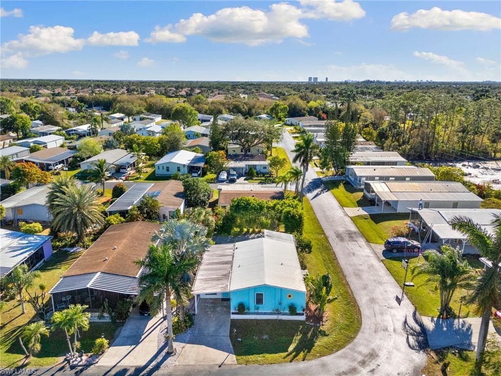 245 Grosbeak Ln, Naples, FL 34114-25