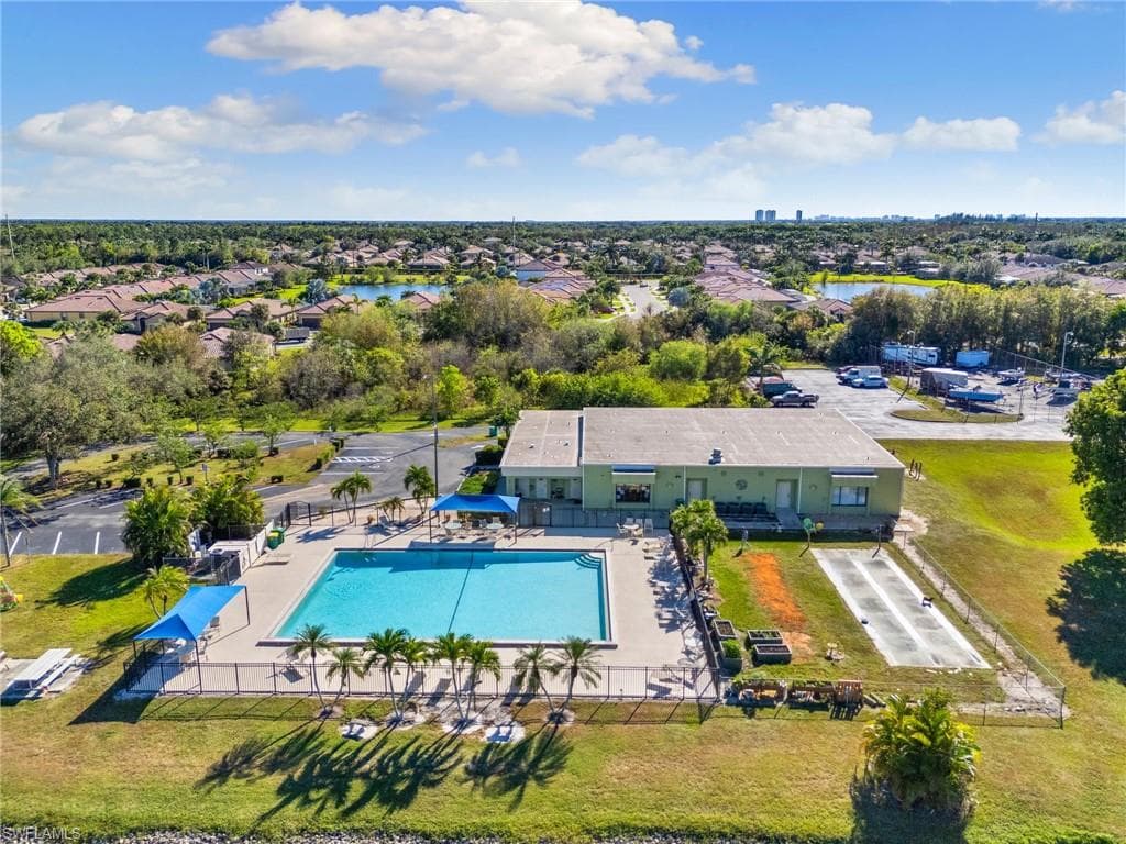 245 Grosbeak Ln, Naples, FL 34114-26
