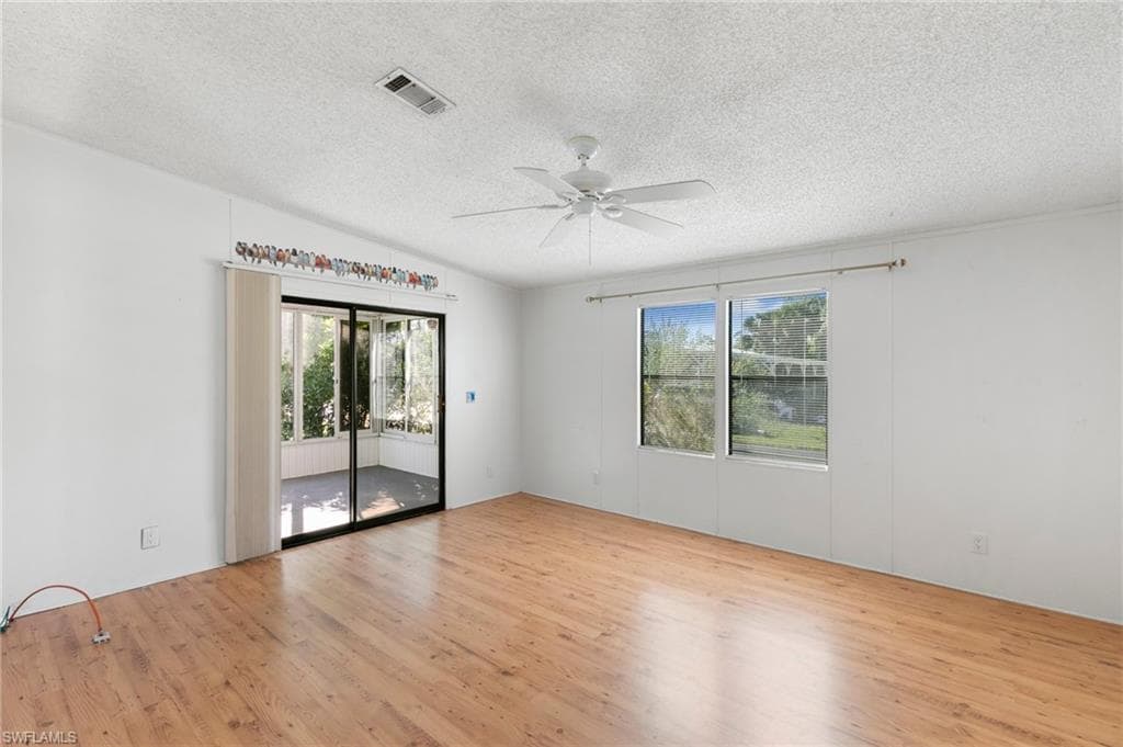 245 Grosbeak Ln, Naples, FL 34114-4