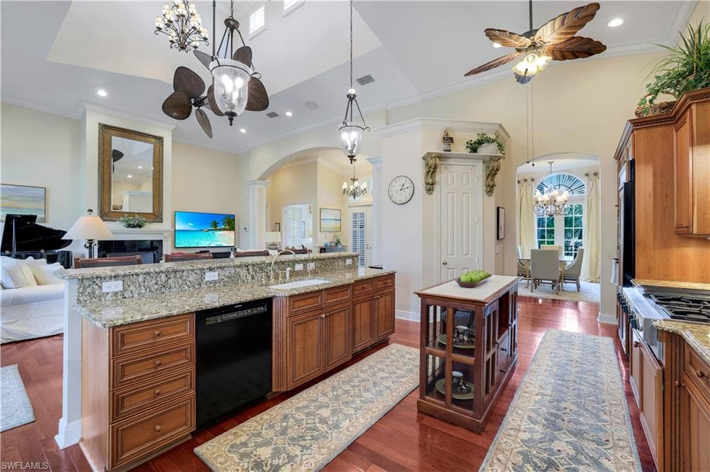 940 Sea Oats Ct, Marco Island, FL 34145-8