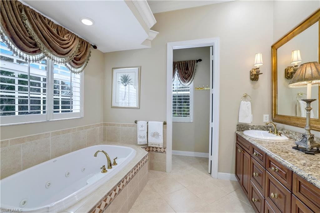 940 Sea Oats Ct, Marco Island, FL 34145-15