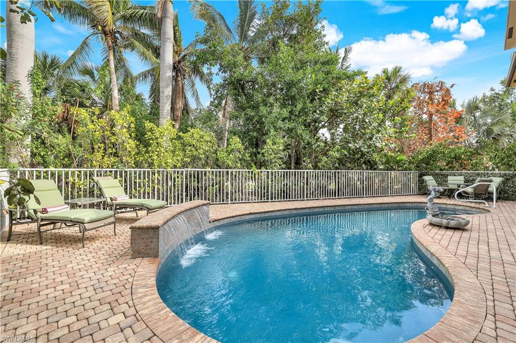 940 Sea Oats Ct, Marco Island, FL 34145-5