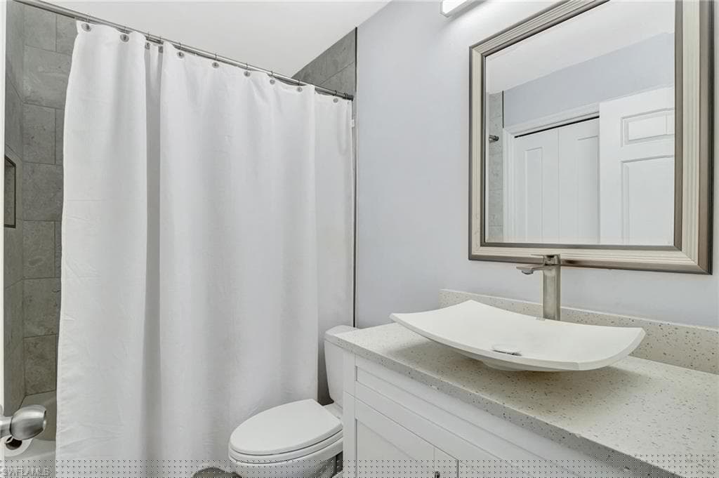 10744 Regent Cir 804, Naples, FL 34109-23