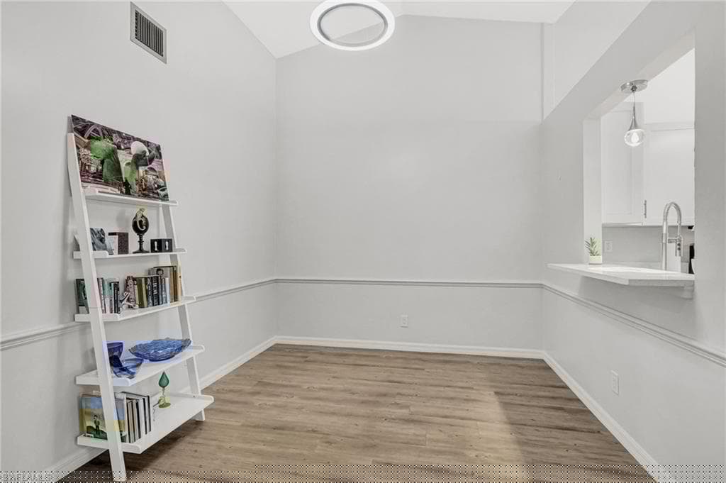 10744 Regent Cir 804, Naples, FL 34109-24