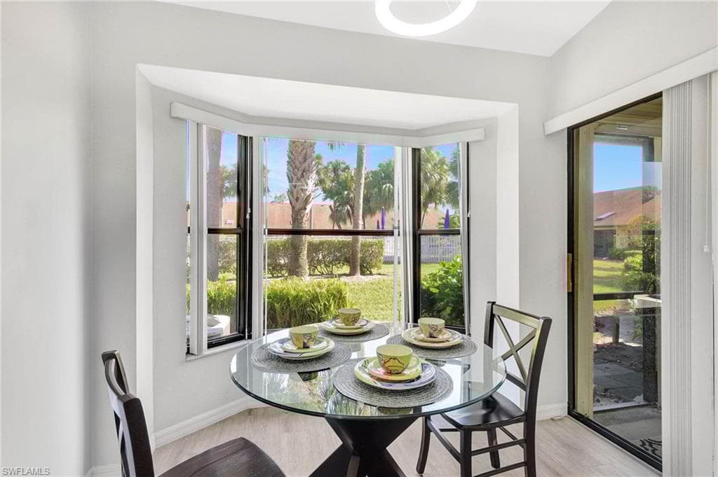 10744 Regent Cir 804, Naples, FL 34109-5