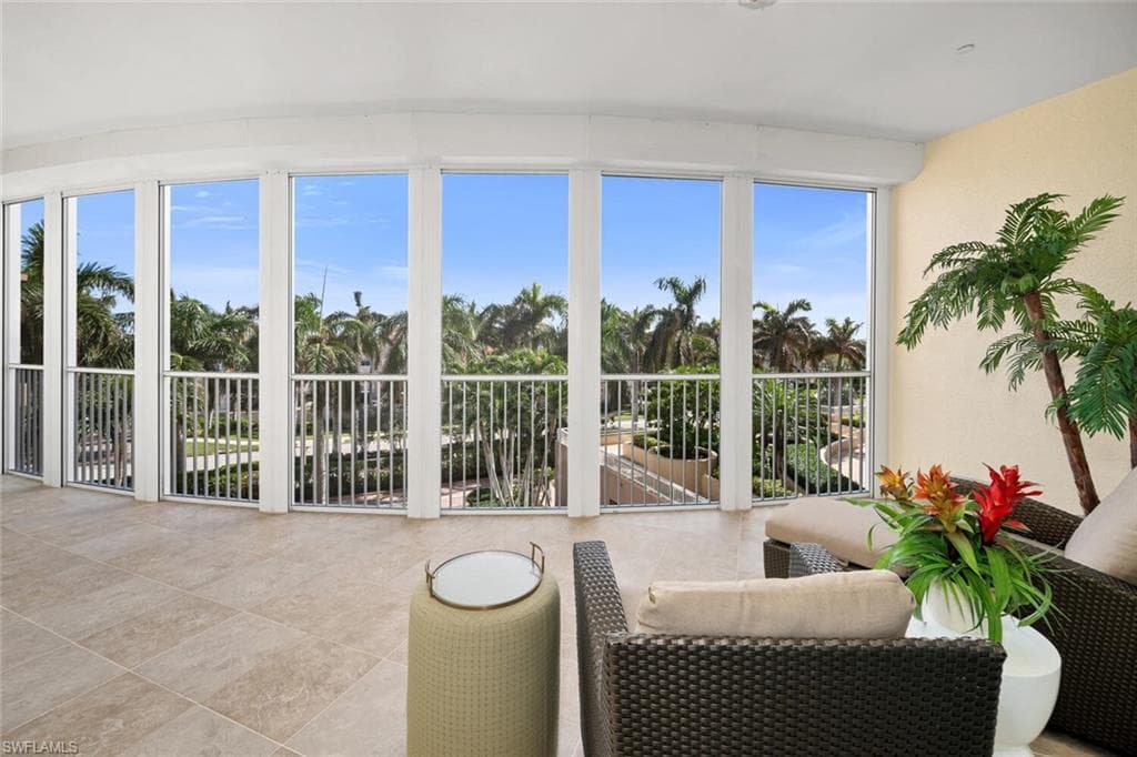 4501 Gulf Shore Blvd N 404, Naples, FL 34103-16