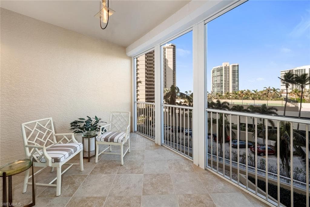 4501 Gulf Shore Blvd N 404, Naples, FL 34103-17