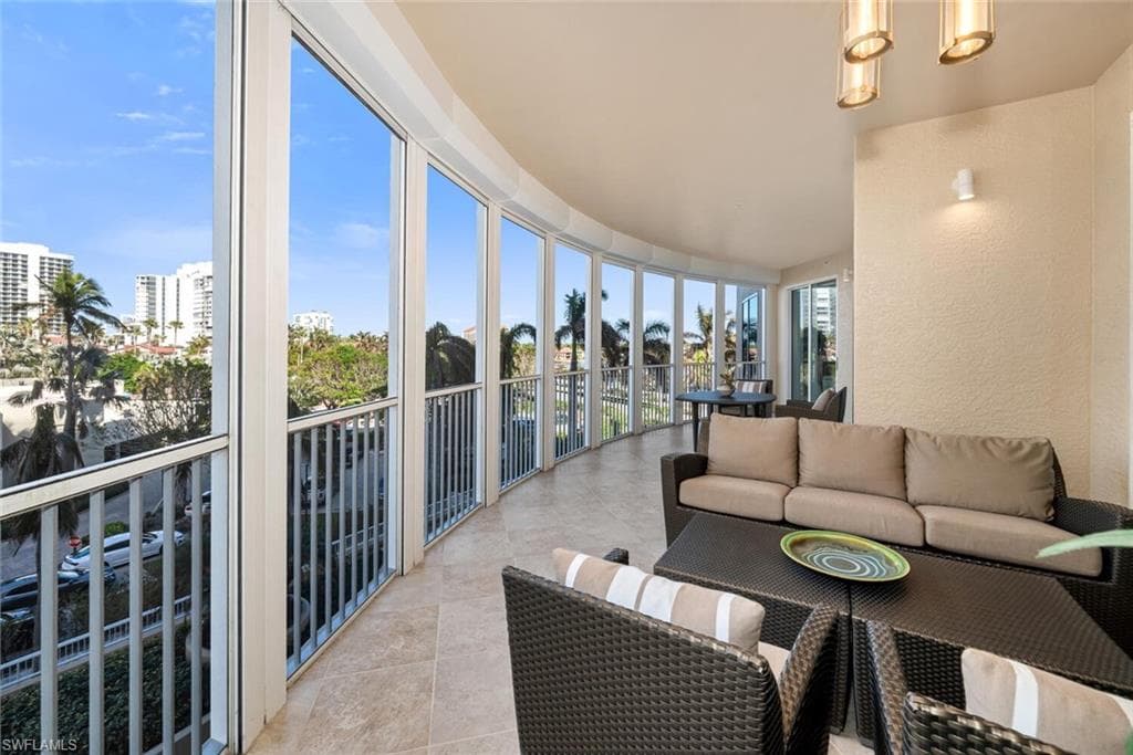 4501 Gulf Shore Blvd N 404, Naples, FL 34103-19
