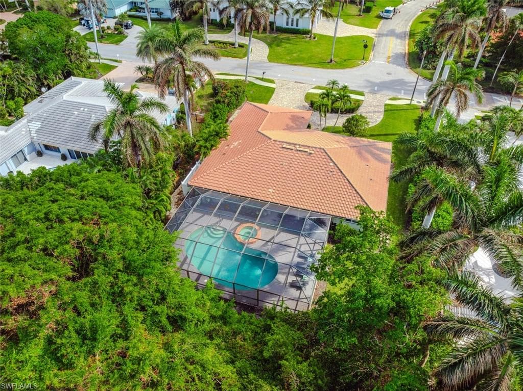 725 Old Trail Dr, Naples, FL 34103-14