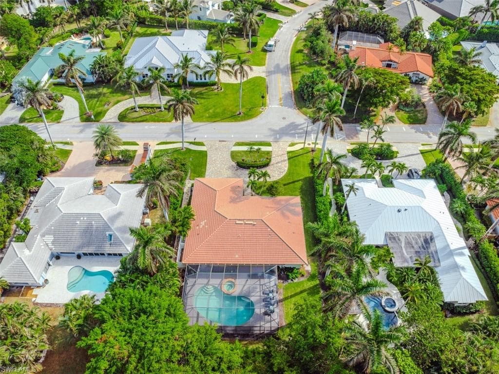 725 Old Trail Dr, Naples, FL 34103-15