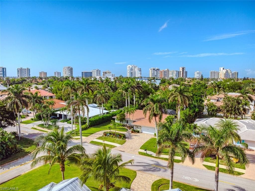 725 Old Trail Dr, Naples, FL 34103-5