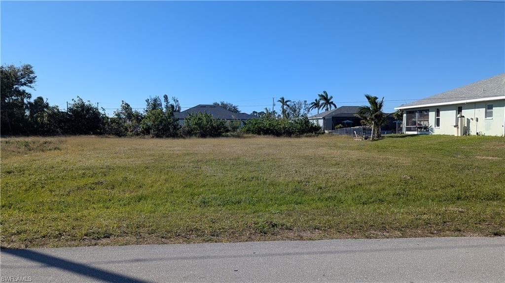1420 Santa Barbara Pl, Cape Coral, FL 33991-2