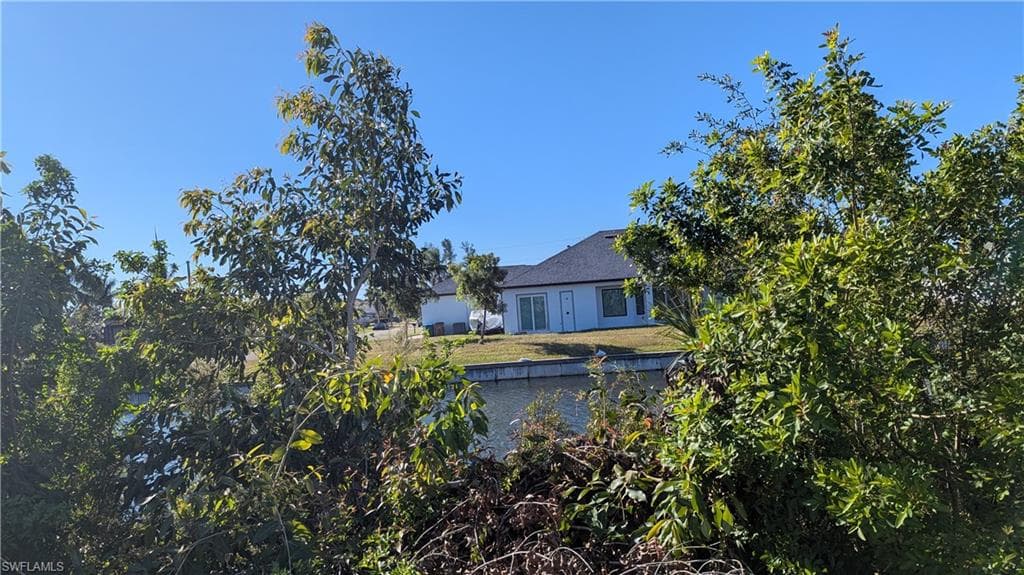 1420 Santa Barbara Pl, Cape Coral, FL 33991-4