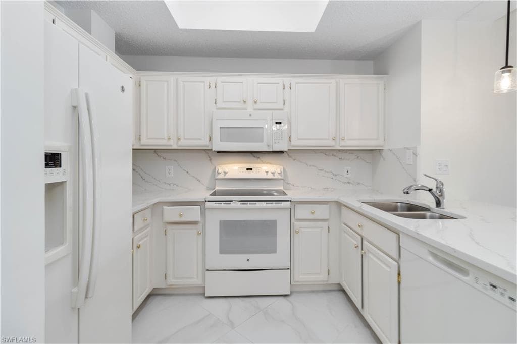 201 Arbor Lake Dr 204, Naples, FL 34110-10