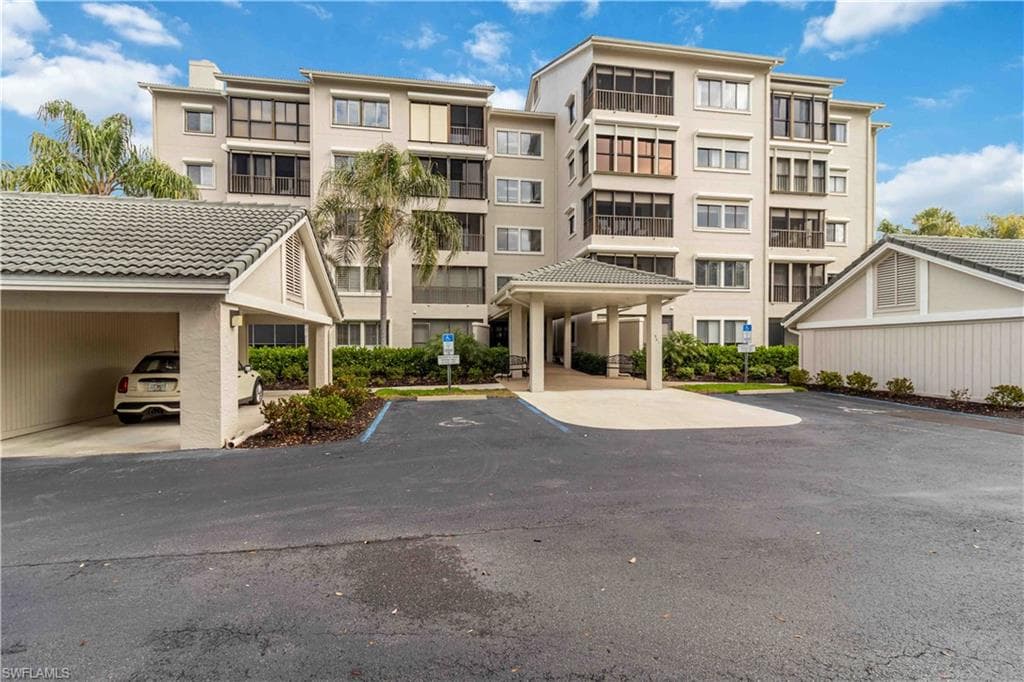 201 Arbor Lake Dr 204, Naples, FL 34110-25