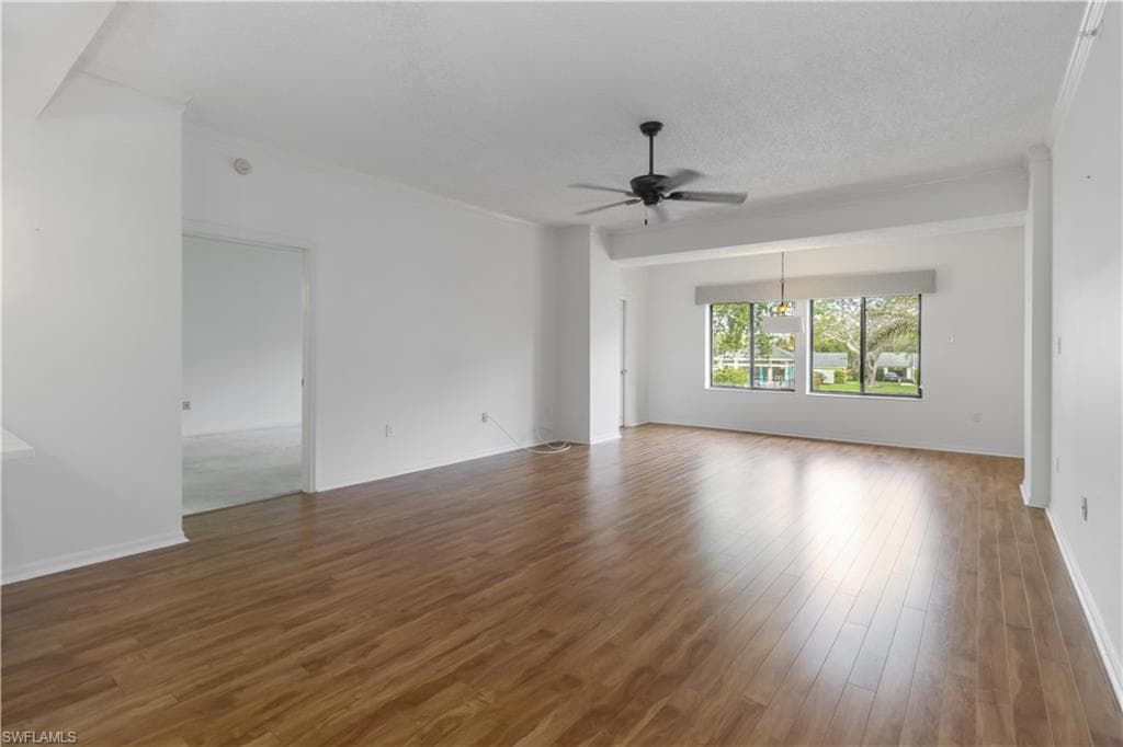 201 Arbor Lake Dr 204, Naples, FL 34110-3