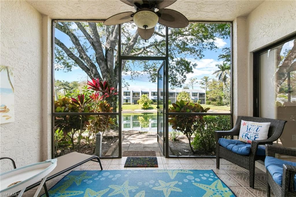 3315 Europa Dr 114, Naples, FL 34105-4