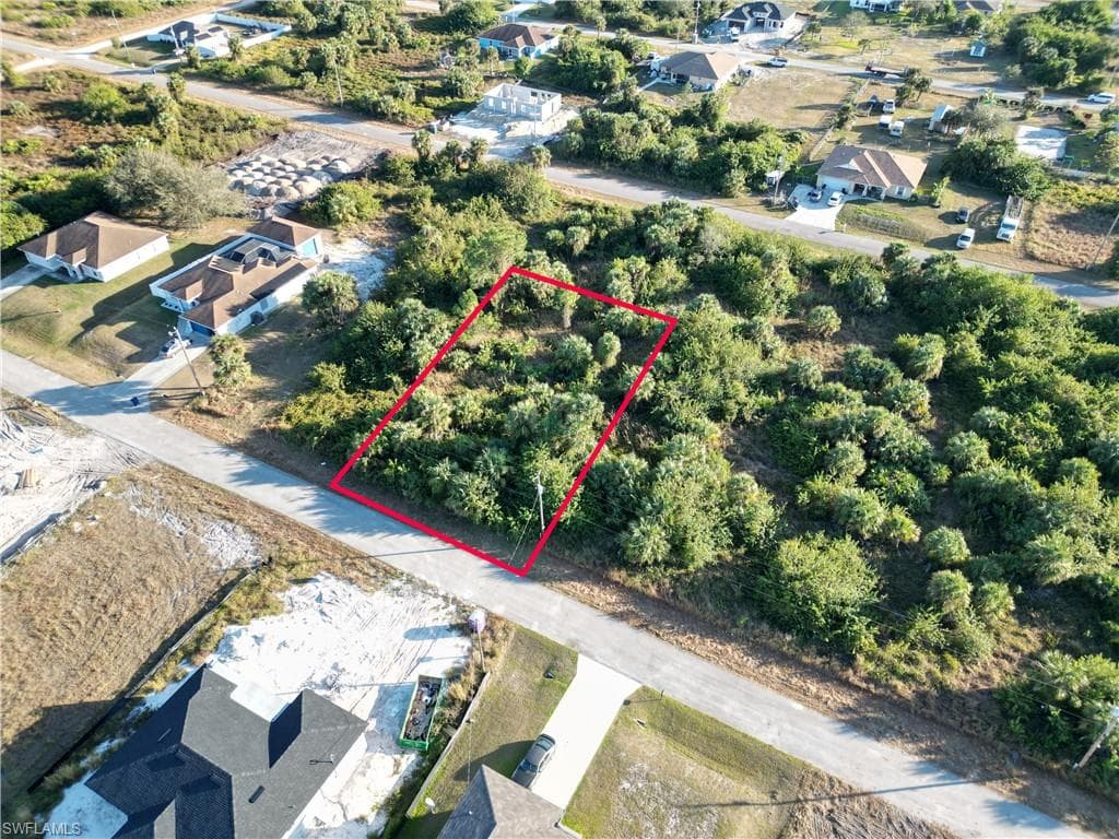 724 Cane St E, Lehigh Acres, FL 33974-1