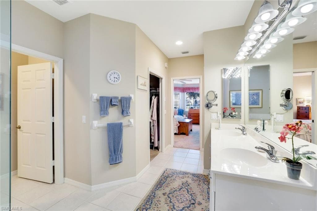 5080 Yacht Harbor Cir 103, Naples, FL 34112-15