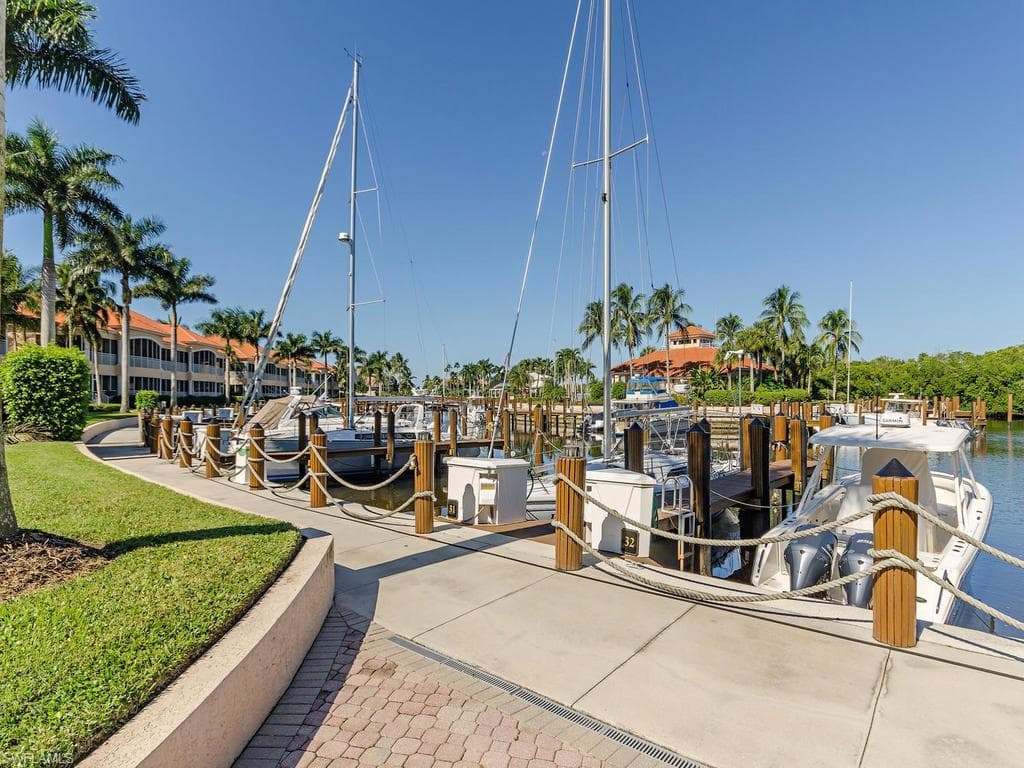 5080 Yacht Harbor Cir 103, Naples, FL 34112-23