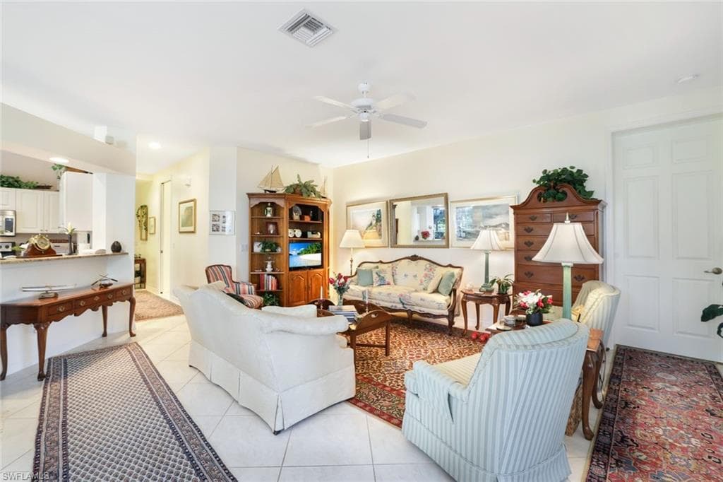5080 Yacht Harbor Cir 103, Naples, FL 34112-4