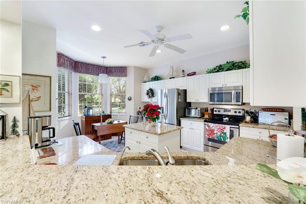 5080 Yacht Harbor Cir 103, Naples, FL 34112-6