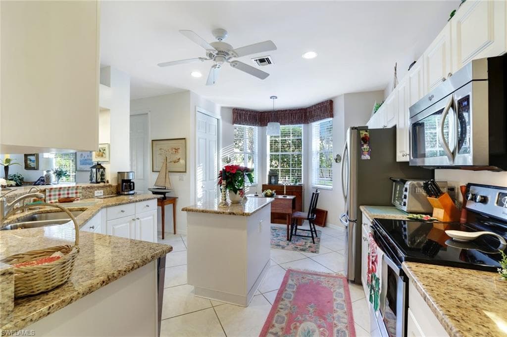 5080 Yacht Harbor Cir 103, Naples, FL 34112-7