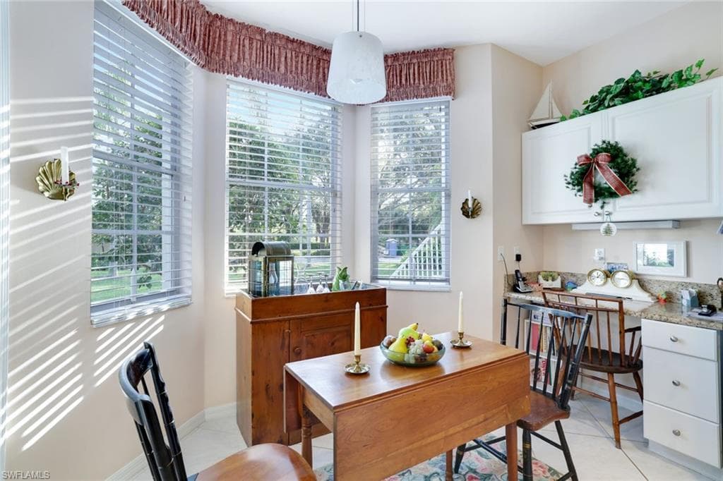 5080 Yacht Harbor Cir 103, Naples, FL 34112-8