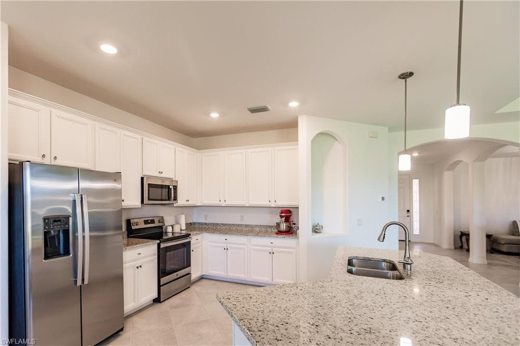 3305 Altimira Dr, Fort Myers, FL 33905-9