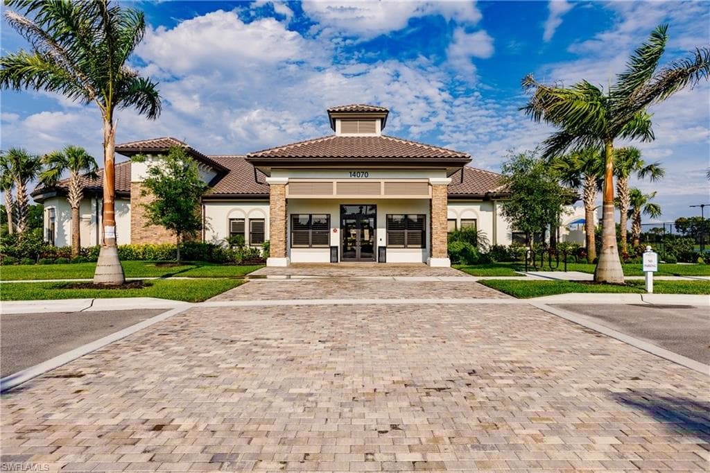 3305 Altimira Dr, Fort Myers, FL 33905-25
