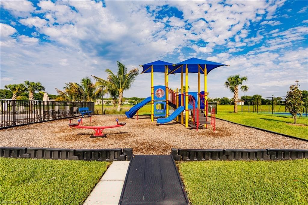 3305 Altimira Dr, Fort Myers, FL 33905-32