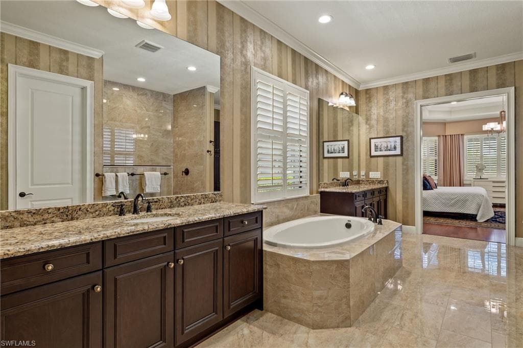12449 Lockford Ln, Naples, FL 34120-16