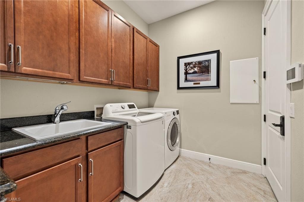 12449 Lockford Ln, Naples, FL 34120-21
