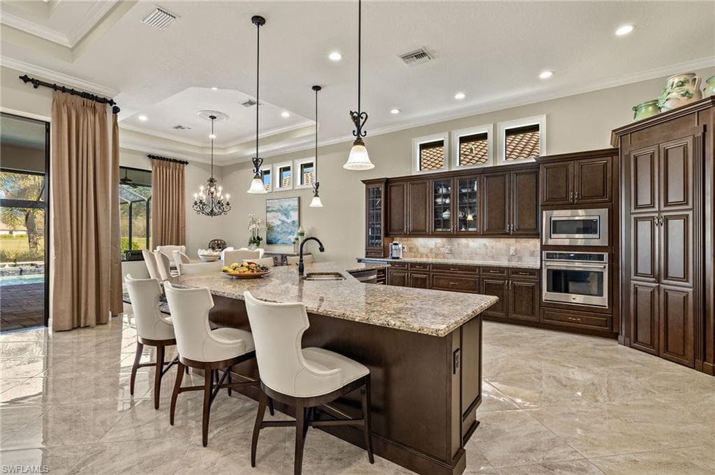 12449 Lockford Ln, Naples, FL 34120-5