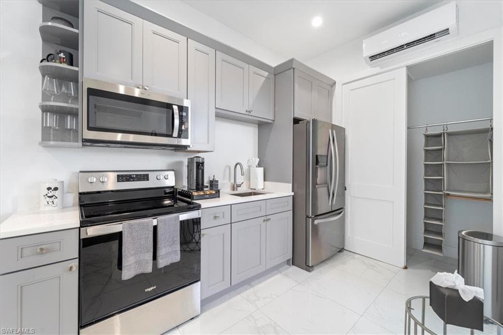 27289 Rue De Paix, Bonita Springs, FL 34135-33