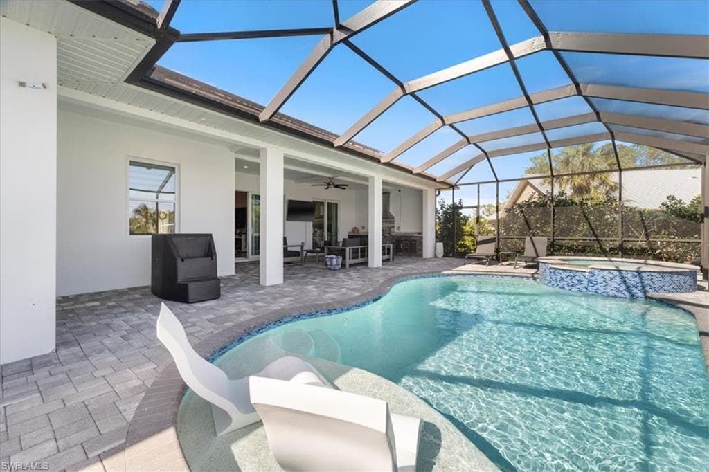 27289 Rue De Paix, Bonita Springs, FL 34135-4