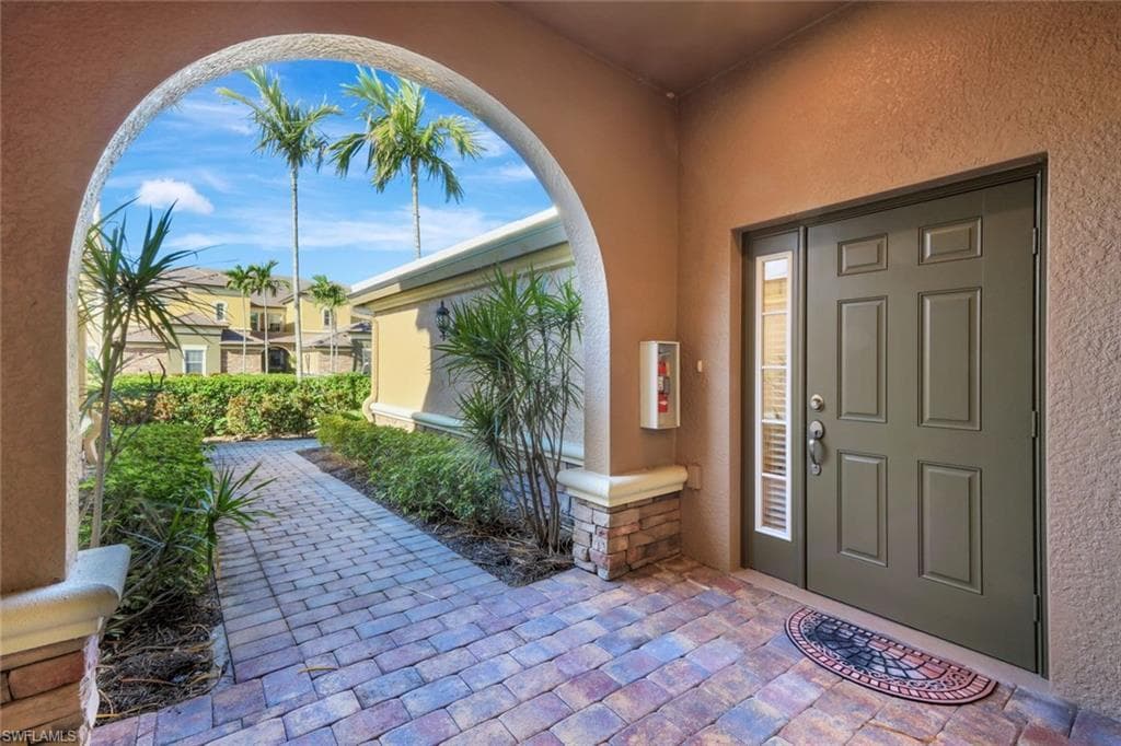 9532 Ironstone Ter 201, Naples, FL 34120-6
