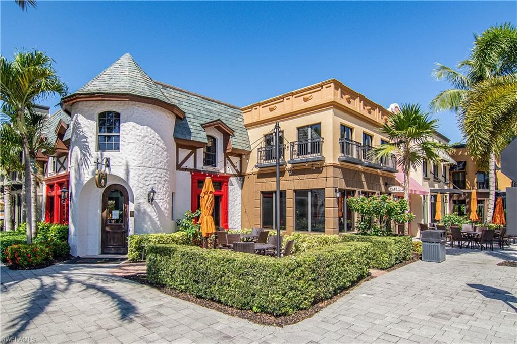 8949 Malibu St 303, Naples, FL 34113-36