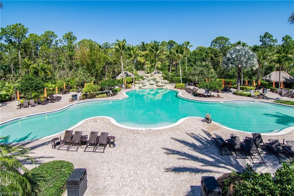 8949 Malibu St 303, Naples, FL 34113-38