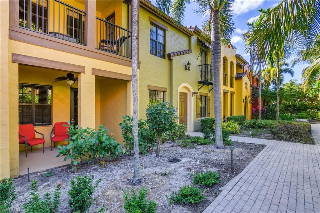 8949 Malibu St 303, Naples, FL 34113-3
