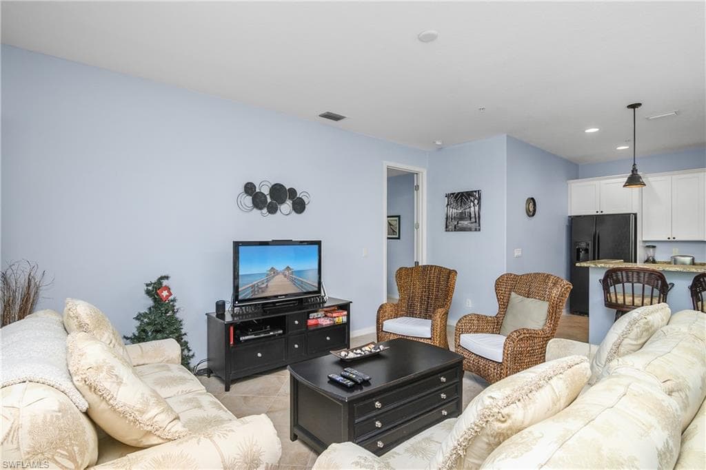 8949 Malibu St 303, Naples, FL 34113-5