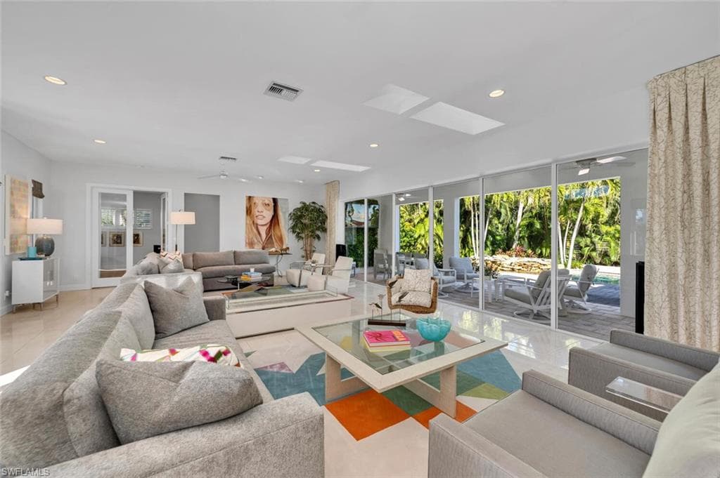 405 Rudder Rd, Naples, FL 34102-9