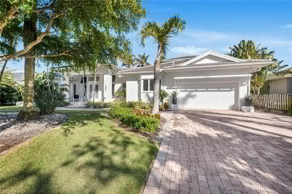 405 Rudder Rd, Naples, FL 34102-1